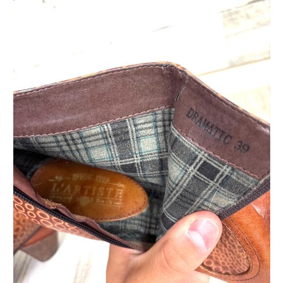 L’Artiste Womens 39 Brown Leather Dramatic Floral Appliqué Boho Ankle Booties - Picture 6 of 7